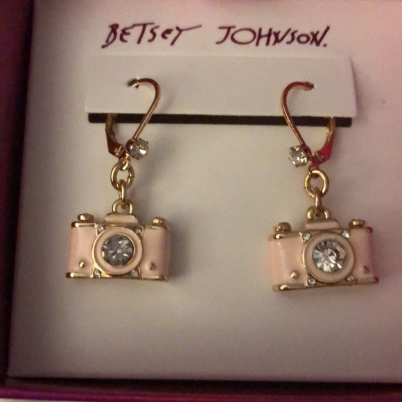 Betsey Johnson Gold Tone & Pink Enamel Camera Drop Earrings Crystal Accents NIB - Picture 8 of 12